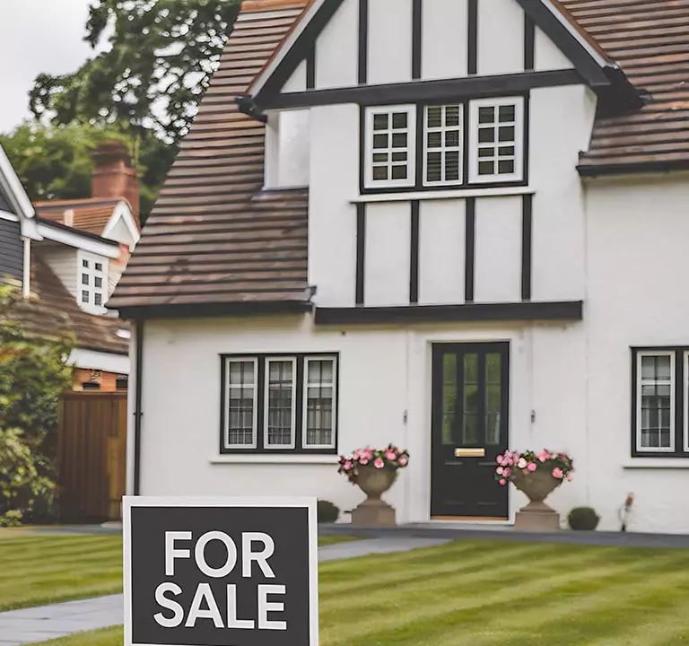 The Top-Rated Buyer to Sell House Off Market in East Meadow, NY